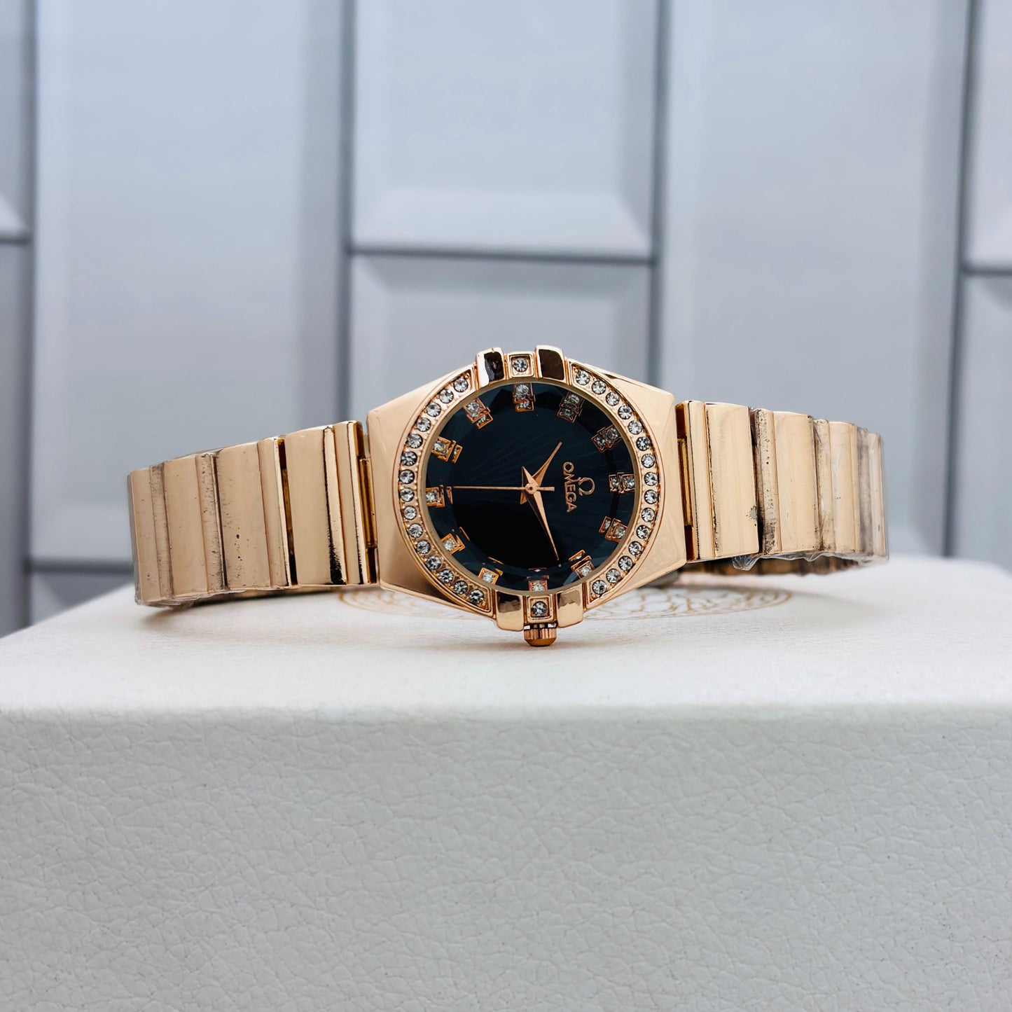 OMEGA LADIES WATCH(BUTTERFLY LOCK)