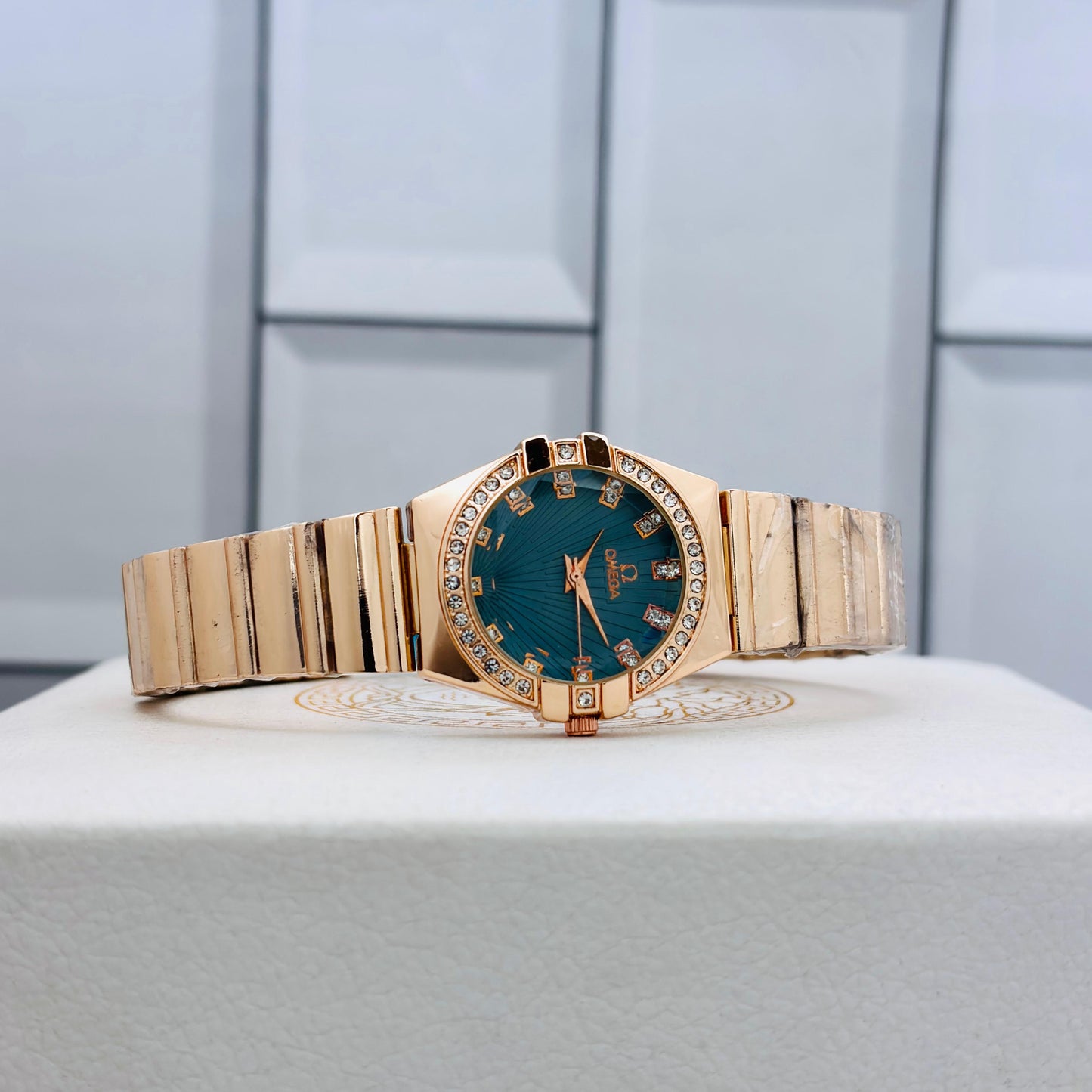 OMEGA LADIES WATCH(BUTTERFLY LOCK)