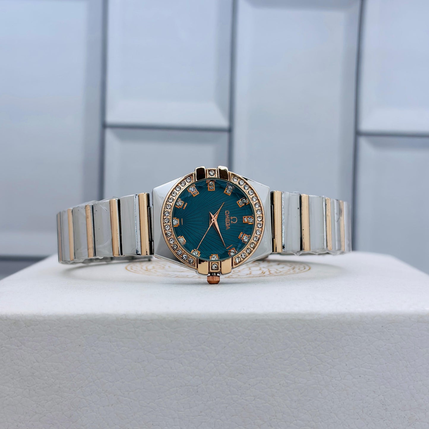 OMEGA LADIES WATCH(BUTTERFLY LOCK)