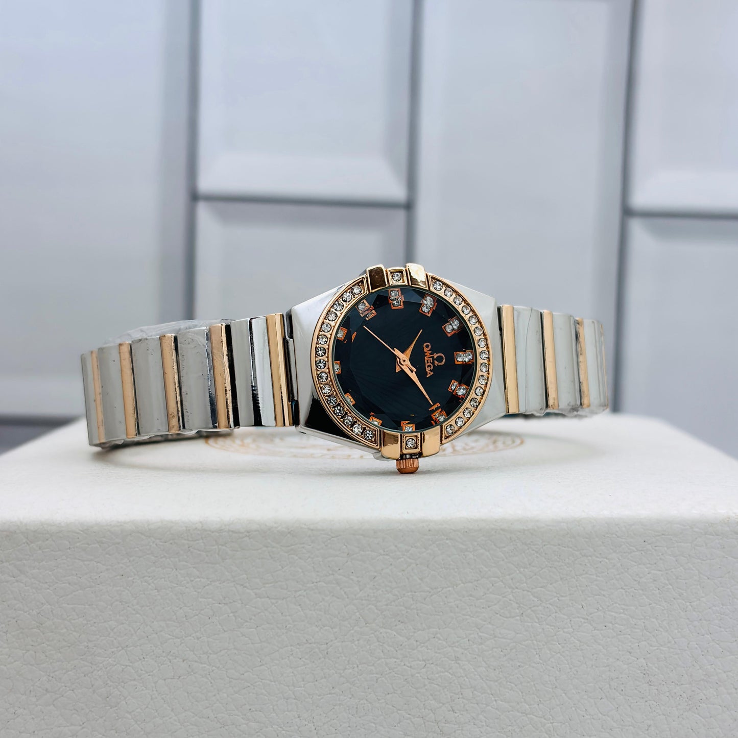OMEGA LADIES WATCH(BUTTERFLY LOCK)